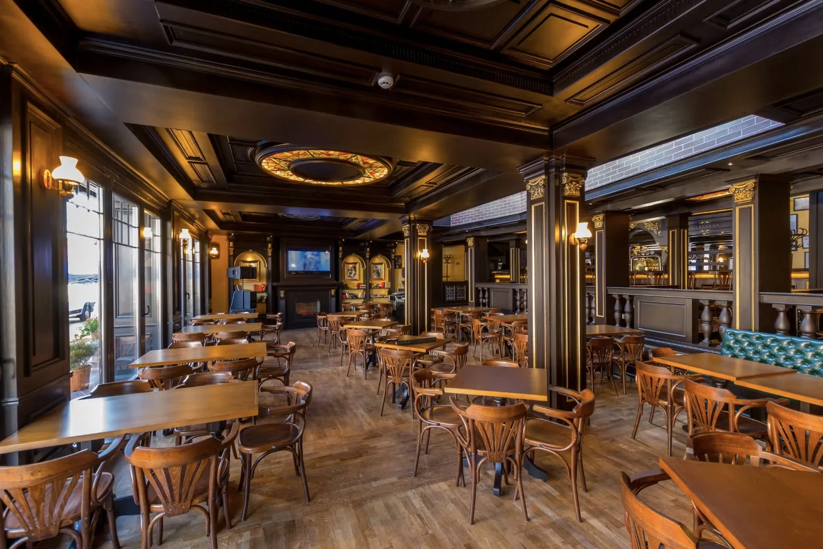 Street Irhis Pub зі стільцями A56